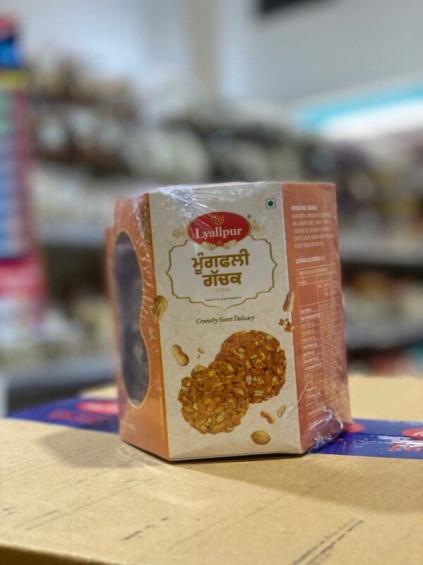 Lyallpur Moongfali Gachak Crunchy